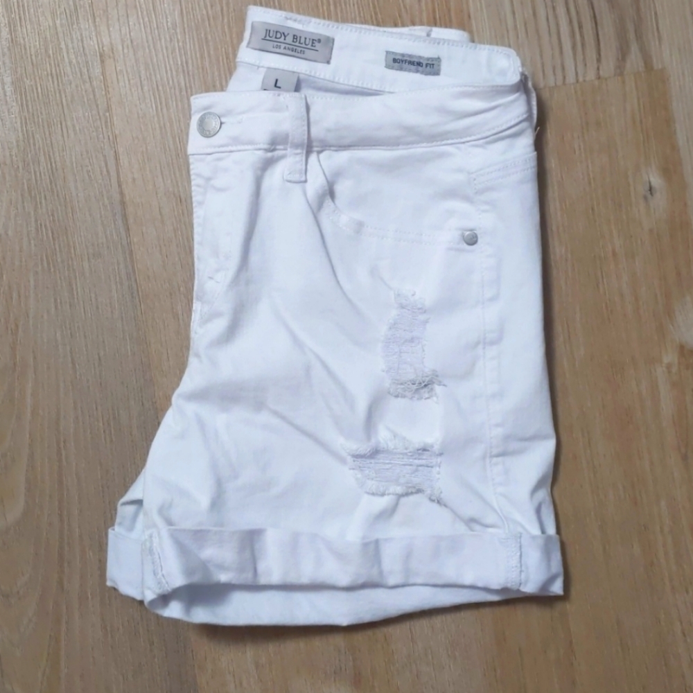 NWOT Judy Blue boyfriend fit denim shorts size L